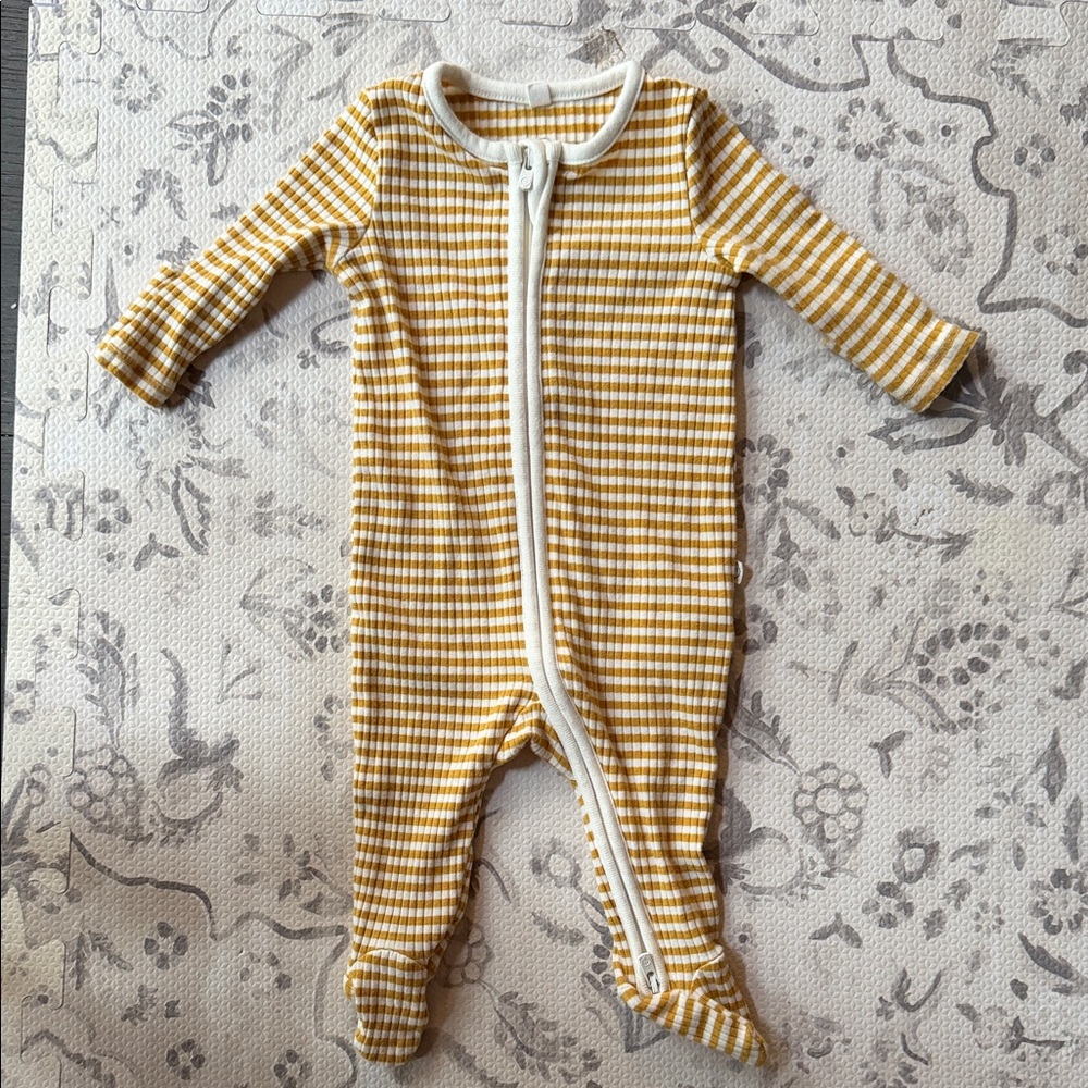 Mori Stripe Ribbed Clever Zip Baby Pajamas - Mustard Stripe / Newborn